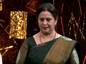 Hot and sexy actress geetha aunty side show