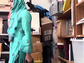Shoplyfter- hot muslim teen caught & harassed