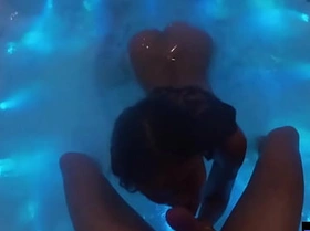 Amataur thai couple fucing in a luxury jacuzzi bathtub