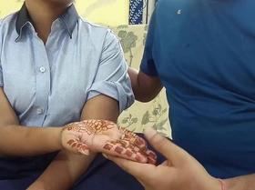 देसी पढ़ने वाली लड़की को ट्यूशन पढ़ाने वाला सर ने अपने घर ले जाकर खूब चोदा