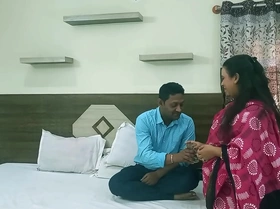 Indian hot Bengali Bhabhi secret sex! with clear dirty audio