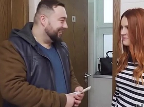 HUNT4K. Acheter la femme d\'un inconnu au centre commercial