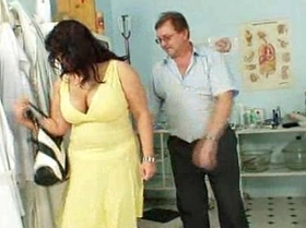 Mature exam pussy
